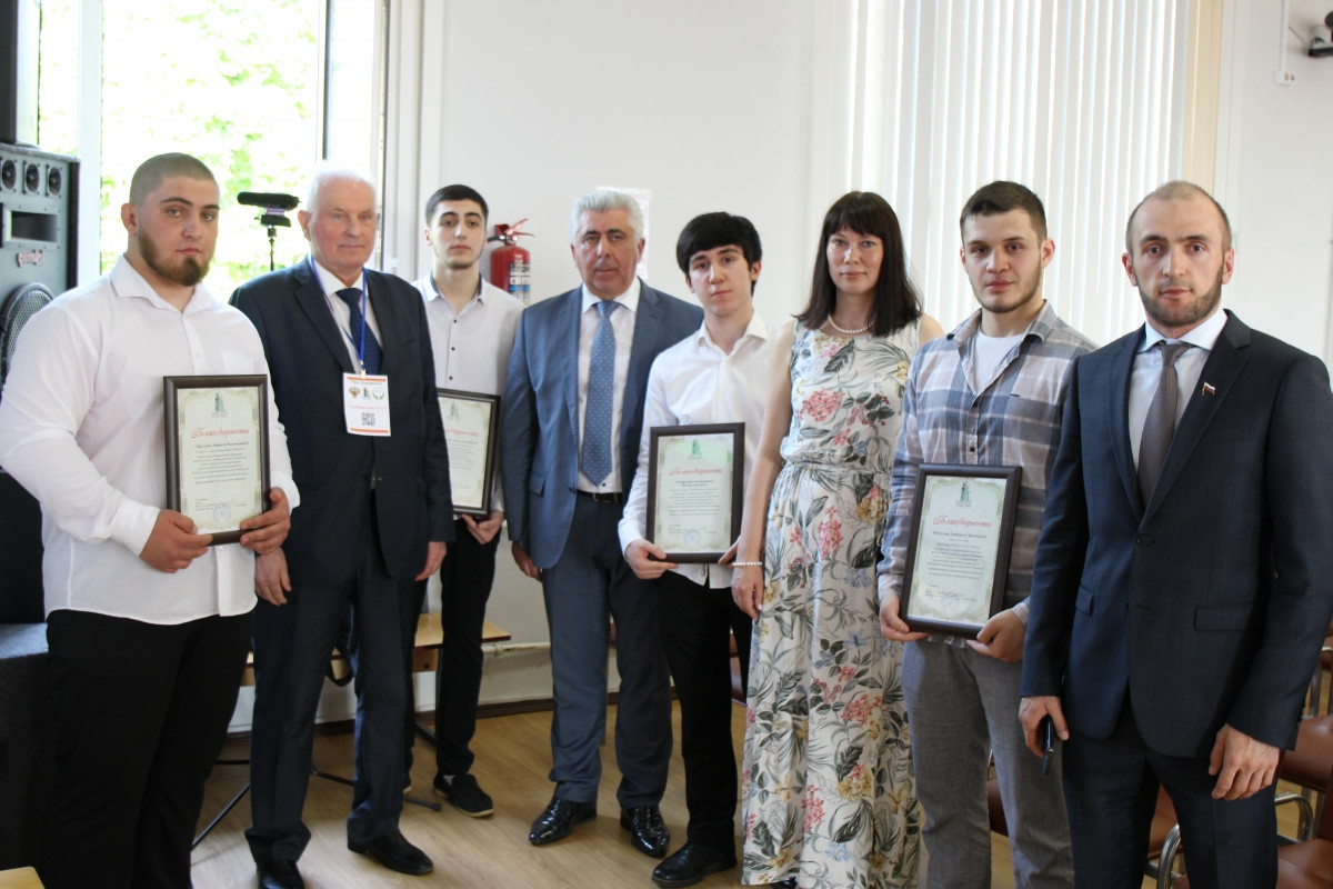 В Педиатрическом университете Санкт-Петербурга чествовали студентов-дагестанцев, которые спасли пострадавшего человека